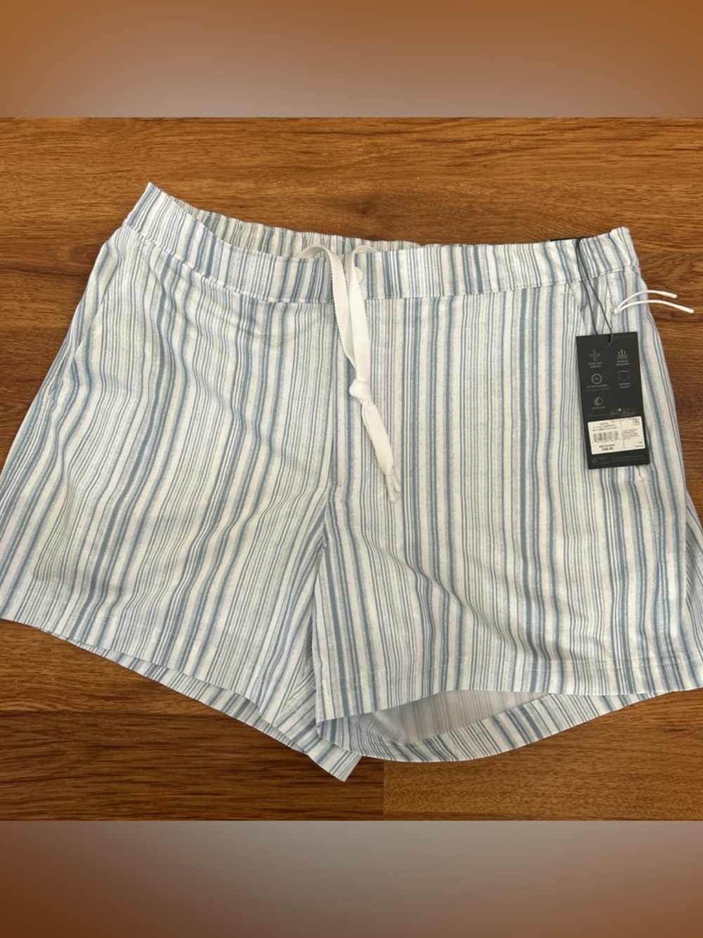 Mens VRST Resort shorts Large